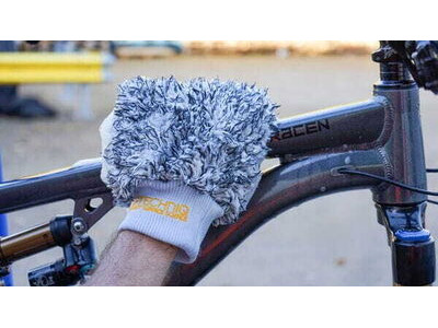 Gtechniq Bike Microfibre Wash Mitt click to zoom image